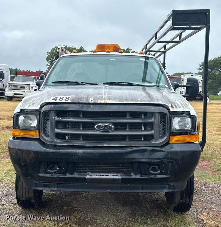 image for item EU2176 2001 Ford F550 utility / service truck
