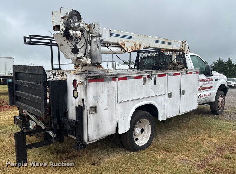 image for item EU2176 2001 Ford F550 utility / service truck