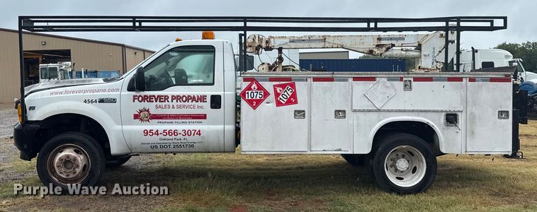 image for item EU2176 2001 Ford F550 utility / service truck