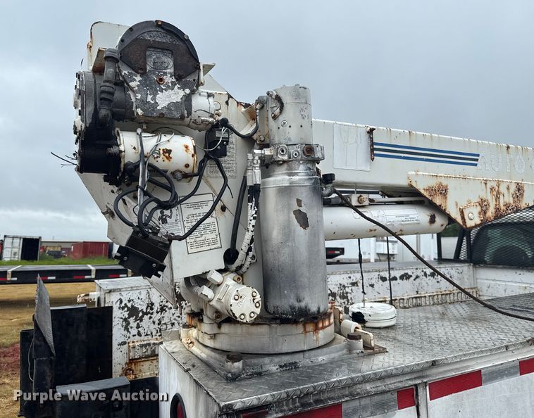 image for item EU2176 2001 Ford F550 utility / service truck