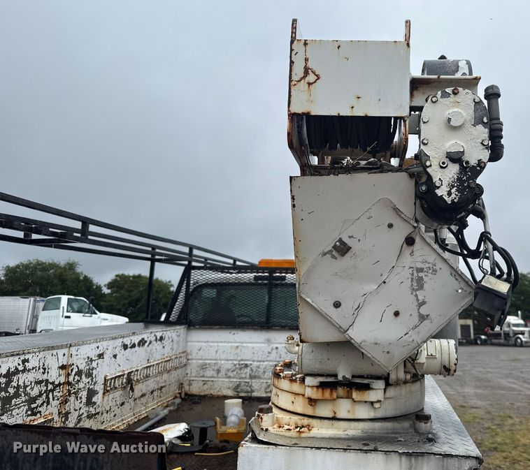 image for item EU2176 2001 Ford F550 utility / service truck