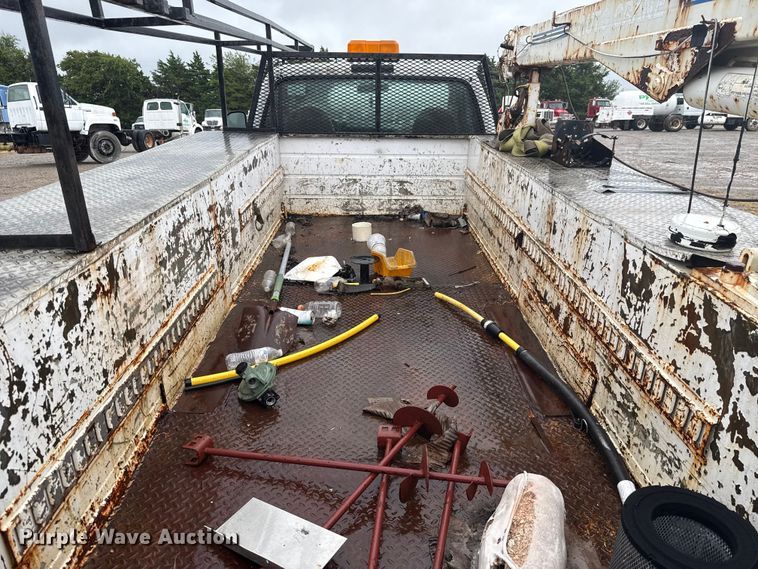 image for item EU2176 2001 Ford F550 utility / service truck