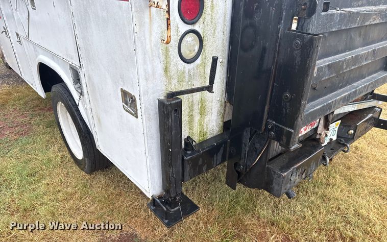 image for item EU2176 2001 Ford F550 utility / service truck