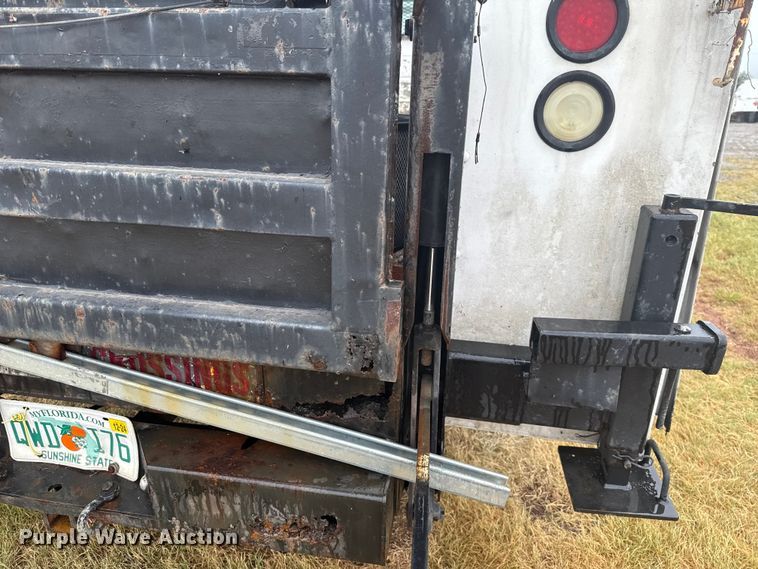 image for item EU2176 2001 Ford F550 utility / service truck