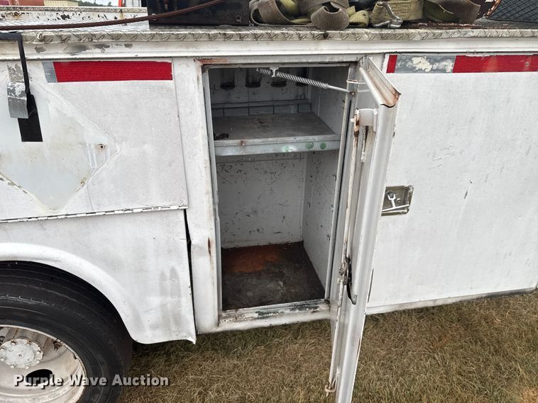 image for item EU2176 2001 Ford F550 utility / service truck