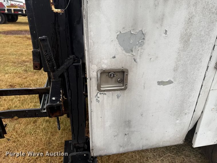 image for item EU2176 2001 Ford F550 utility / service truck