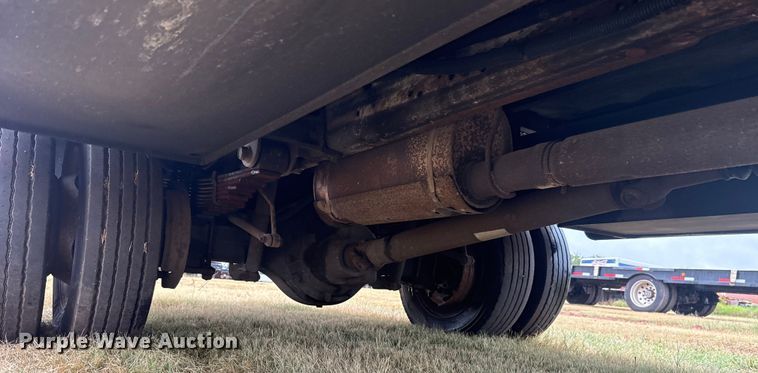 image for item EU2176 2001 Ford F550 utility / service truck