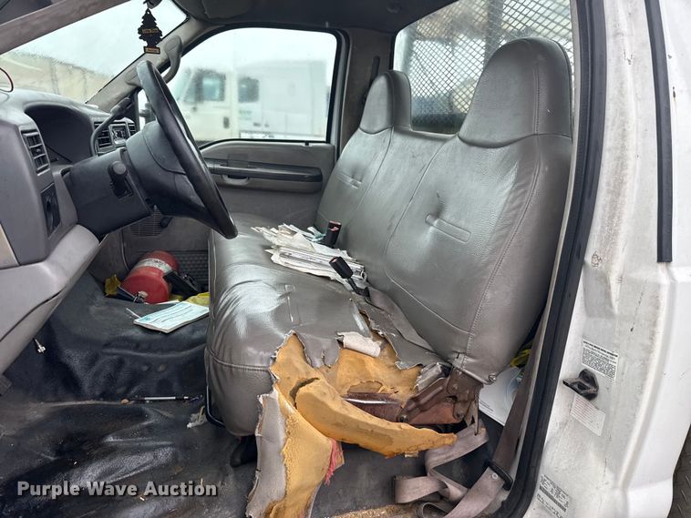 image for item EU2176 2001 Ford F550 utility / service truck