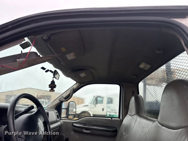 image for item EU2176 2001 Ford F550 utility / service truck