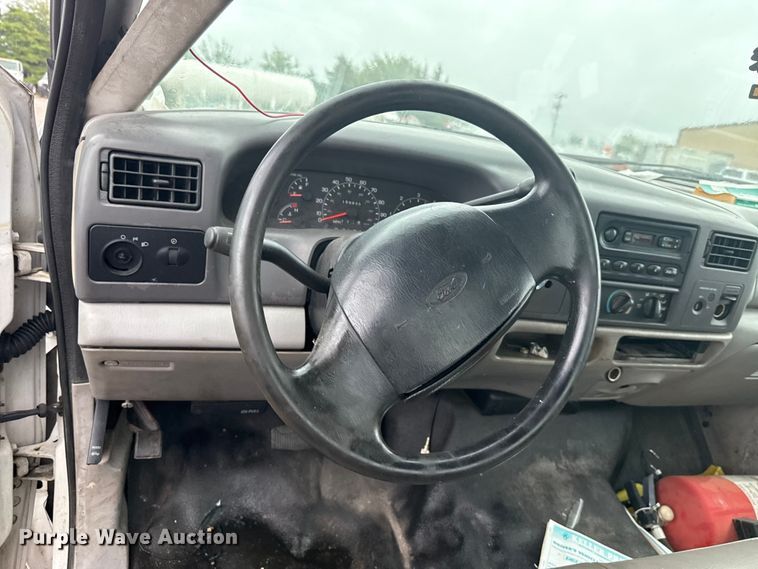 image for item EU2176 2001 Ford F550 utility / service truck