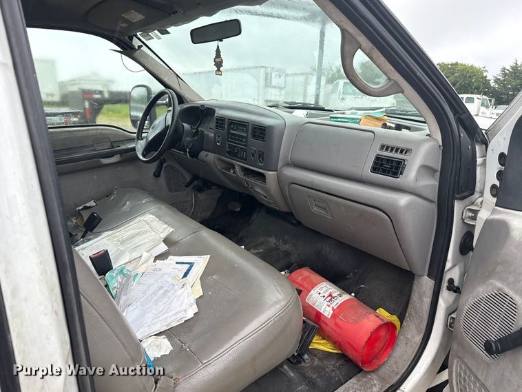 image for item EU2176 2001 Ford F550 utility / service truck