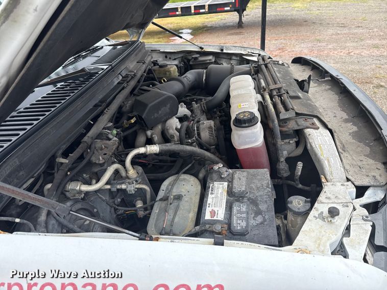 image for item EU2176 2001 Ford F550 utility / service truck