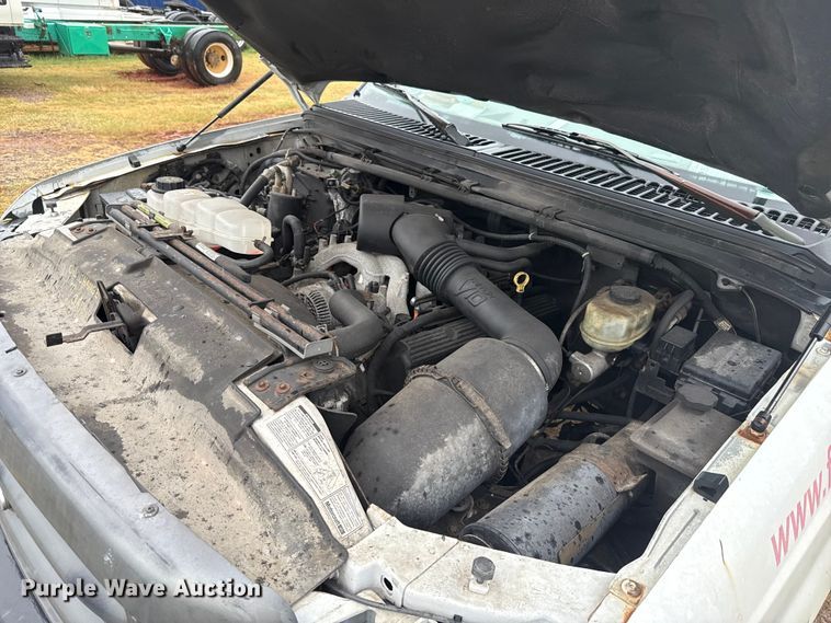 image for item EU2176 2001 Ford F550 utility / service truck