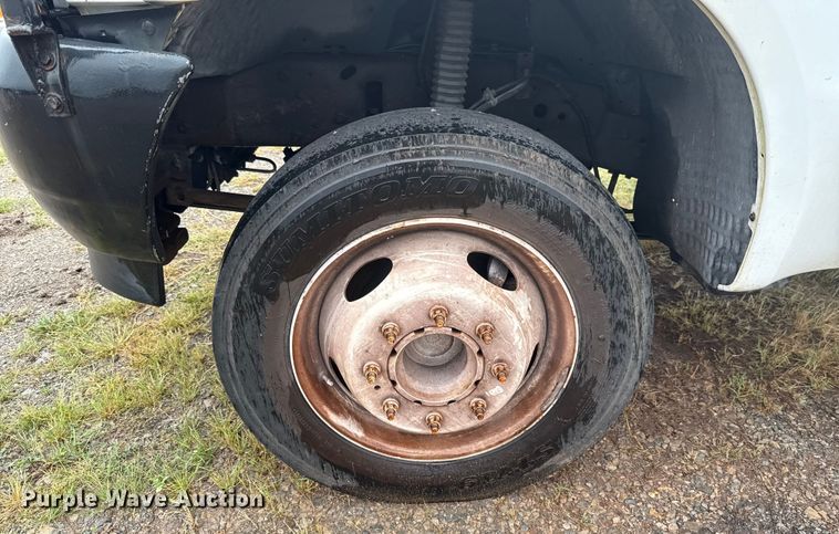 image for item EU2176 2001 Ford F550 utility / service truck