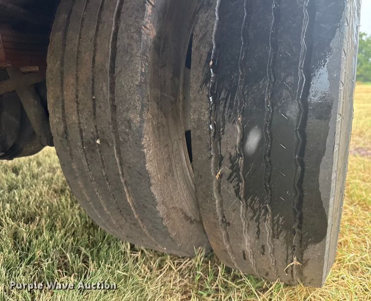 image for item EU2176 2001 Ford F550 utility / service truck