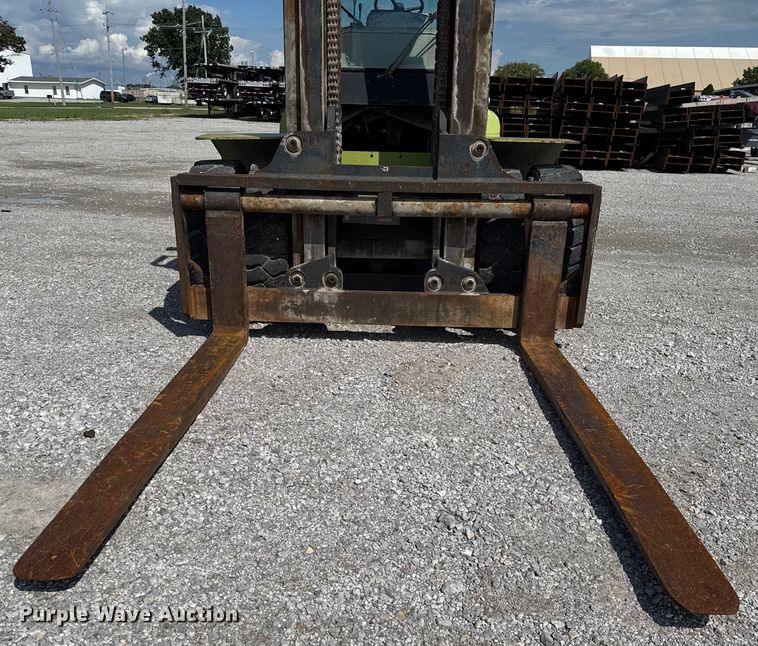 image for item EU2202 2001 Clark CDP120 forklift