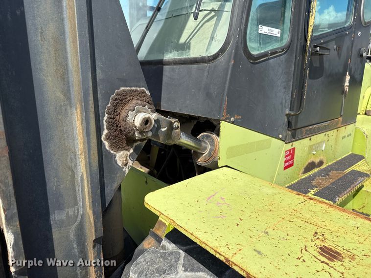 image for item EU2202 2001 Clark CDP120 forklift