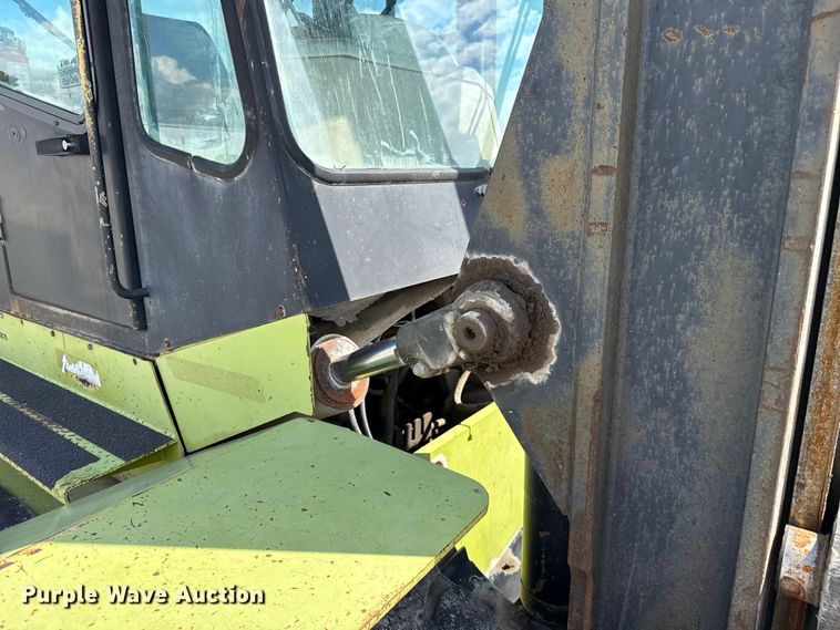 image for item EU2202 2001 Clark CDP120 forklift