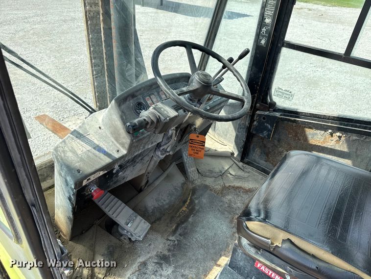 image for item EU2202 2001 Clark CDP120 forklift