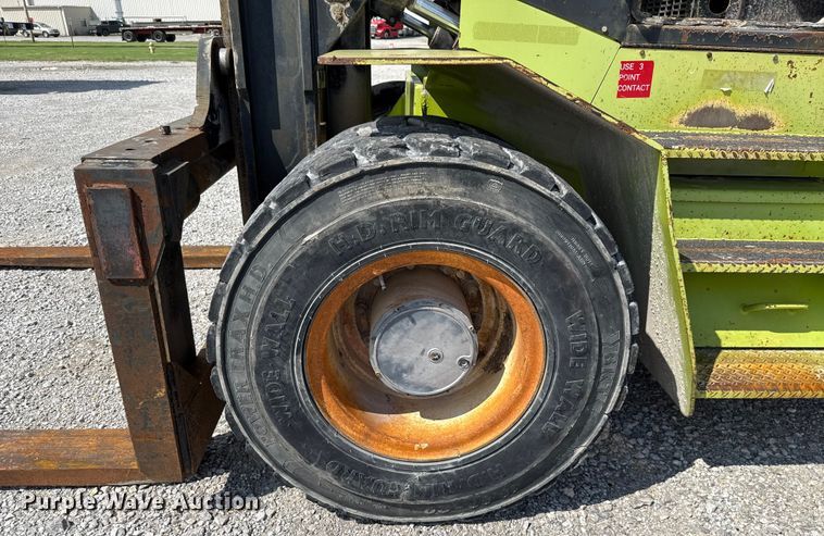 image for item EU2202 2001 Clark CDP120 forklift