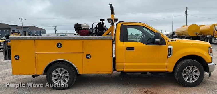 image for item EU2212 2022 Ford F350 Super Duty utility bed pickup truck