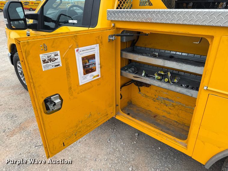 image for item EU2212 2022 Ford F350 Super Duty utility bed pickup truck