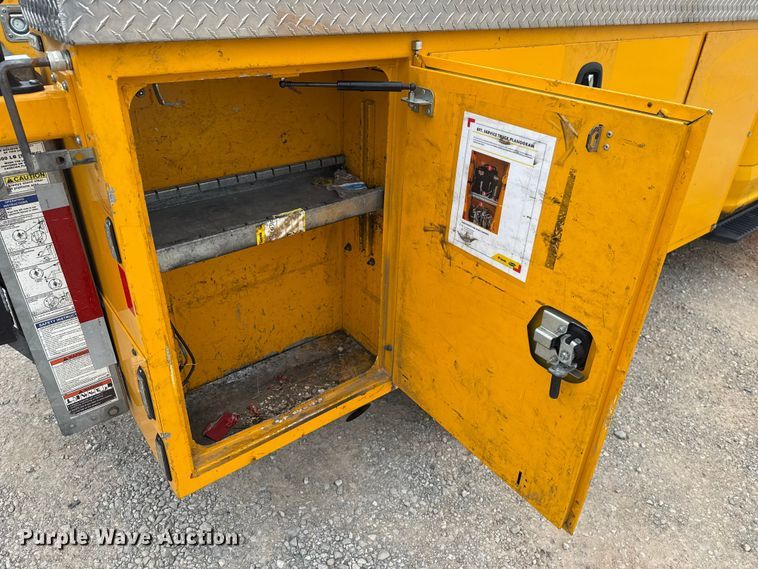 image for item EU2212 2022 Ford F350 Super Duty utility bed pickup truck