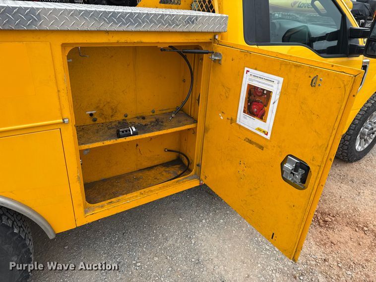 image for item EU2212 2022 Ford F350 Super Duty utility bed pickup truck