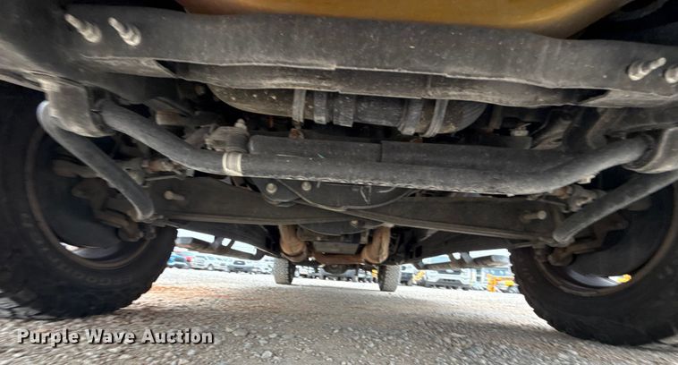 image for item EU2212 2022 Ford F350 Super Duty utility bed pickup truck