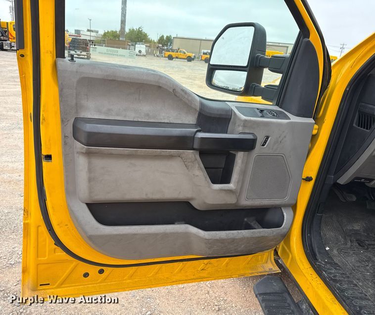 image for item EU2212 2022 Ford F350 Super Duty utility bed pickup truck