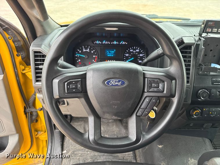 image for item EU2212 2022 Ford F350 Super Duty utility bed pickup truck