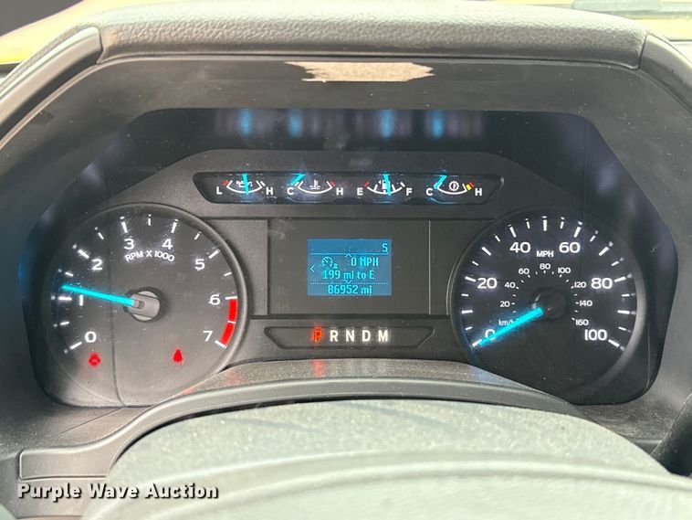 image for item EU2212 2022 Ford F350 Super Duty utility bed pickup truck