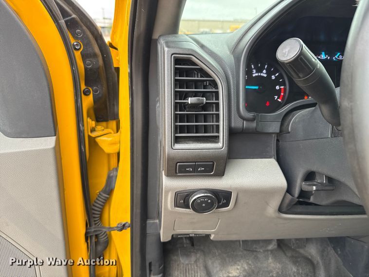 image for item EU2212 2022 Ford F350 Super Duty utility bed pickup truck