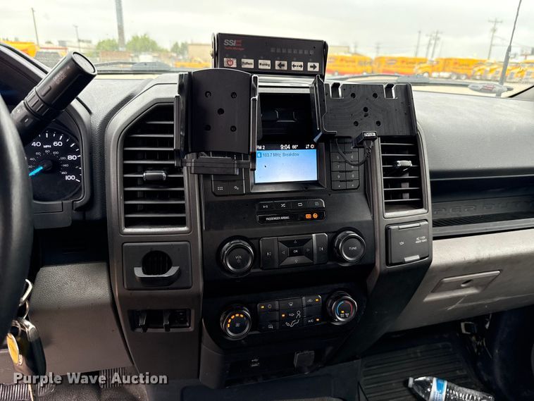 image for item EU2212 2022 Ford F350 Super Duty utility bed pickup truck