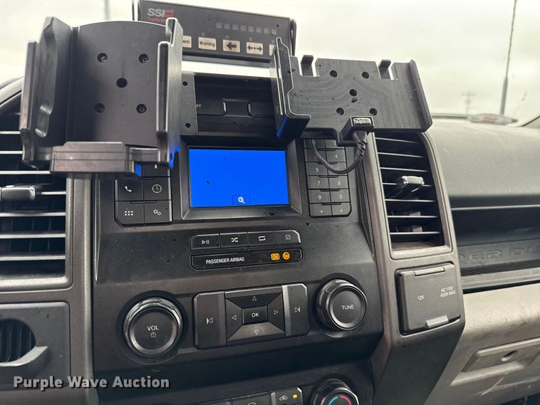 image for item EU2212 2022 Ford F350 Super Duty utility bed pickup truck