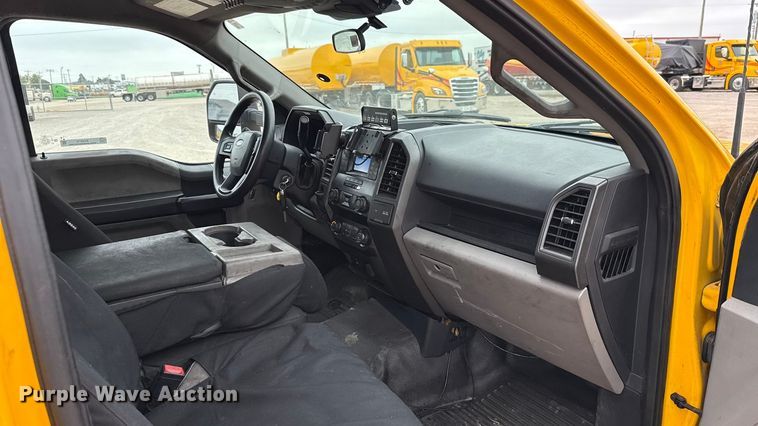 image for item EU2212 2022 Ford F350 Super Duty utility bed pickup truck