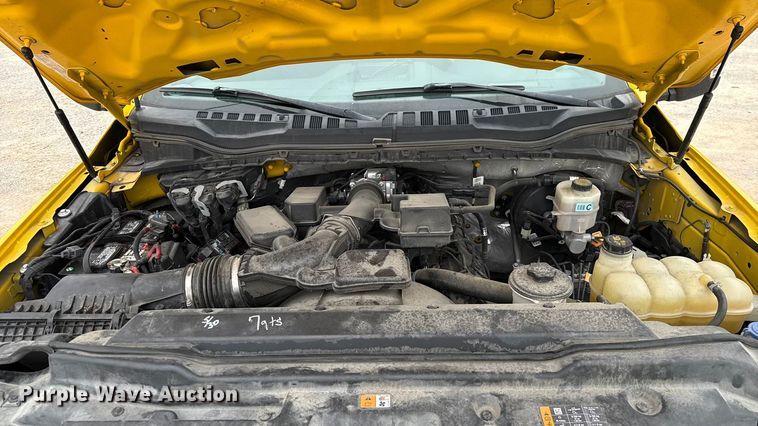 image for item EU2212 2022 Ford F350 Super Duty utility bed pickup truck