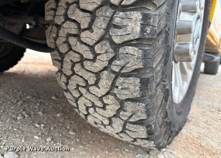 image for item EU2212 2022 Ford F350 Super Duty utility bed pickup truck