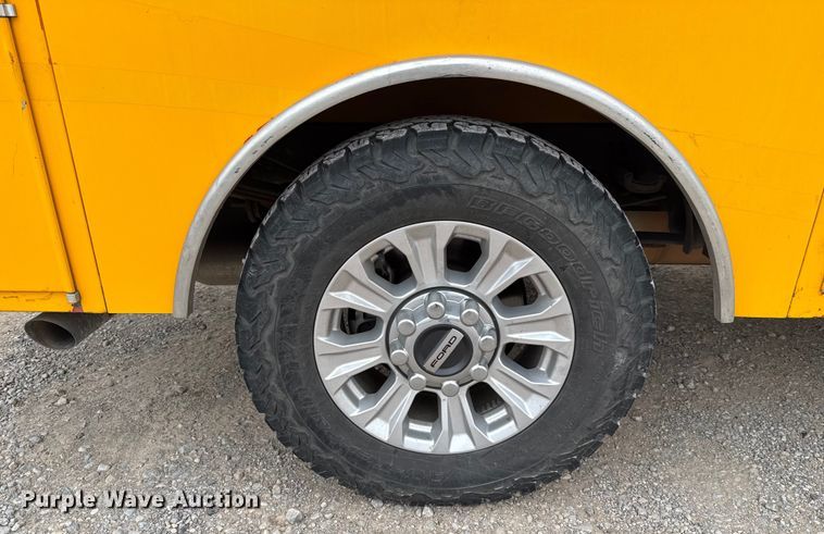 image for item EU2212 2022 Ford F350 Super Duty utility bed pickup truck