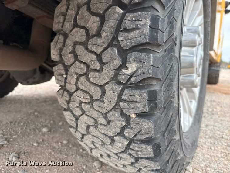 image for item EU2212 2022 Ford F350 Super Duty utility bed pickup truck