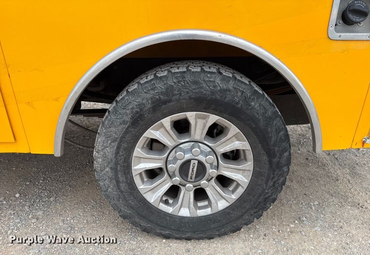 image for item EU2212 2022 Ford F350 Super Duty utility bed pickup truck