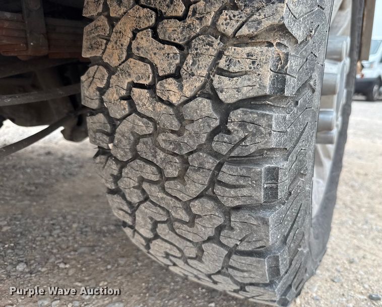 image for item EU2212 2022 Ford F350 Super Duty utility bed pickup truck