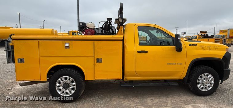 image for item EU2213 2021 Chevrolet Silverado 3500HD utility bed pickup truck