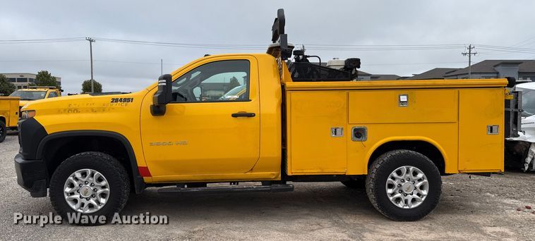 image for item EU2213 2021 Chevrolet Silverado 3500HD utility bed pickup truck