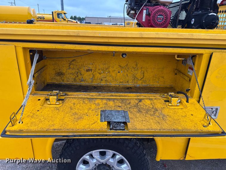 image for item EU2213 2021 Chevrolet Silverado 3500HD utility bed pickup truck