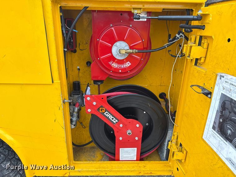 image for item EU2213 2021 Chevrolet Silverado 3500HD utility bed pickup truck