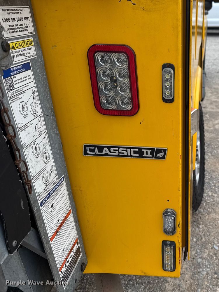 image for item EU2213 2021 Chevrolet Silverado 3500HD utility bed pickup truck