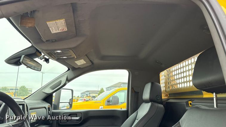 image for item EU2213 2021 Chevrolet Silverado 3500HD utility bed pickup truck