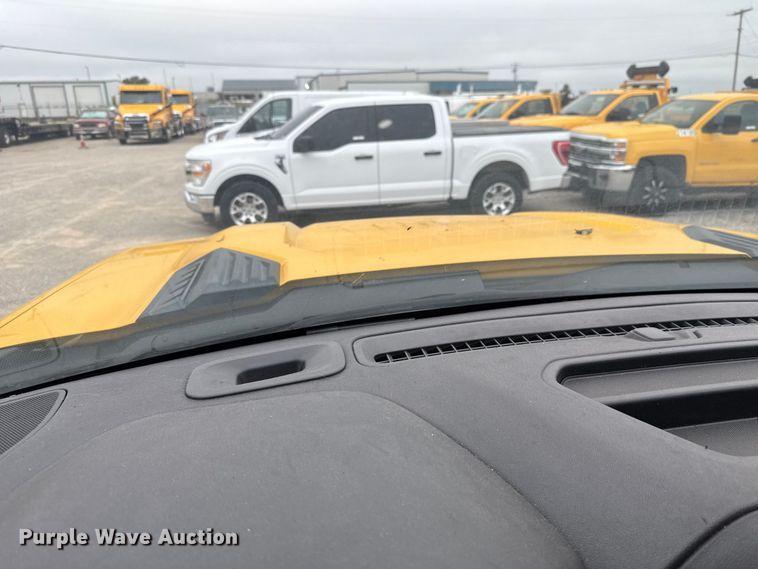 image for item EU2213 2021 Chevrolet Silverado 3500HD utility bed pickup truck