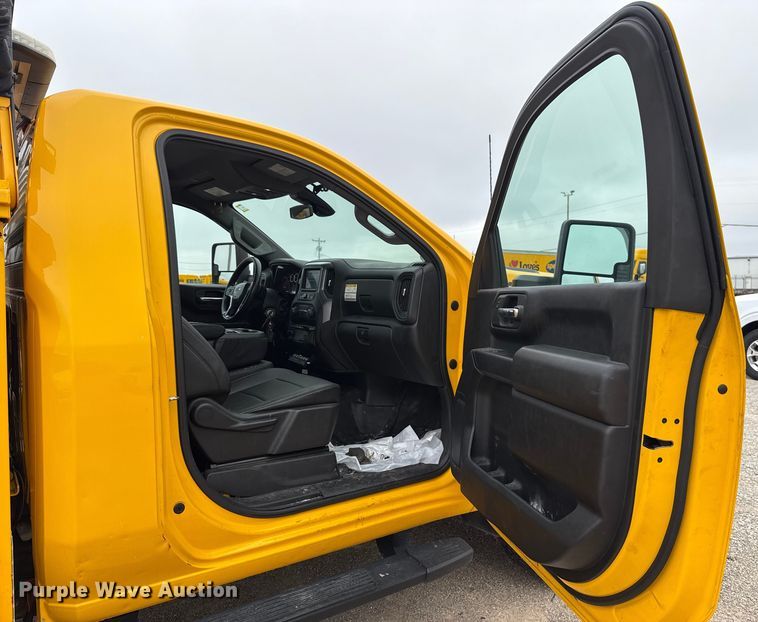 image for item EU2213 2021 Chevrolet Silverado 3500HD utility bed pickup truck